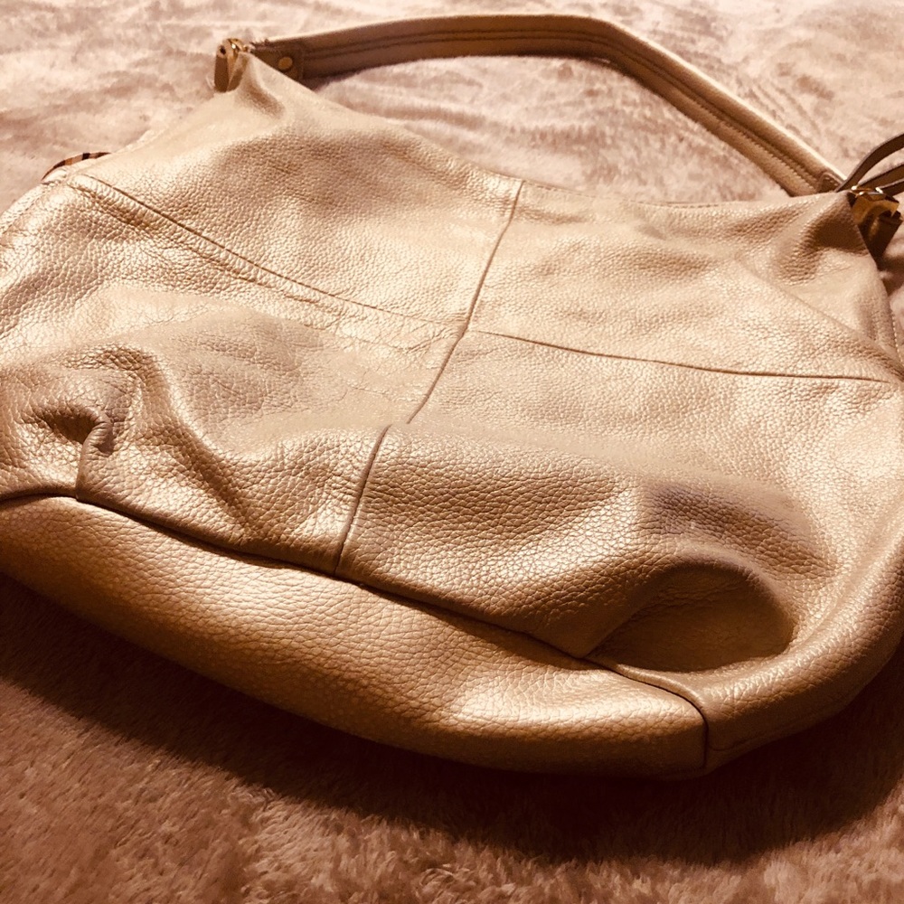 Cream Tanganello leather shoulder bag